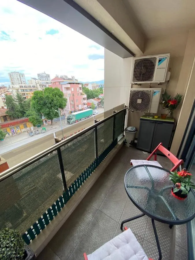 Modern & Central 1Br Apartment With Lovely Terrace Filibe